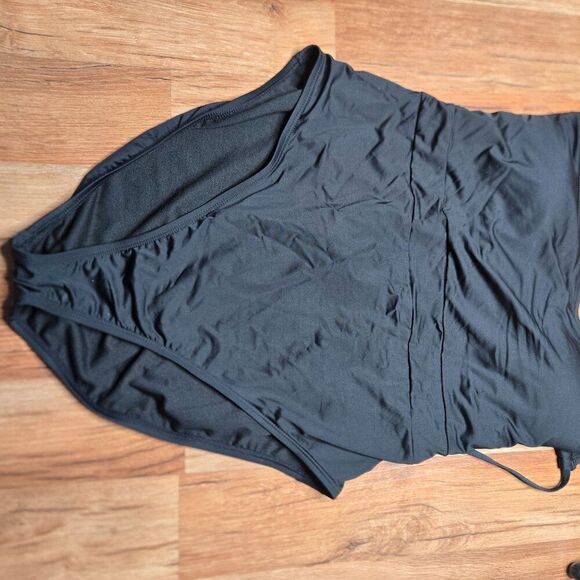 Mynah Womens XL Black One Shoulder Swimsuit Ruched Waist Adjustable Straps - Picture 4 of 9